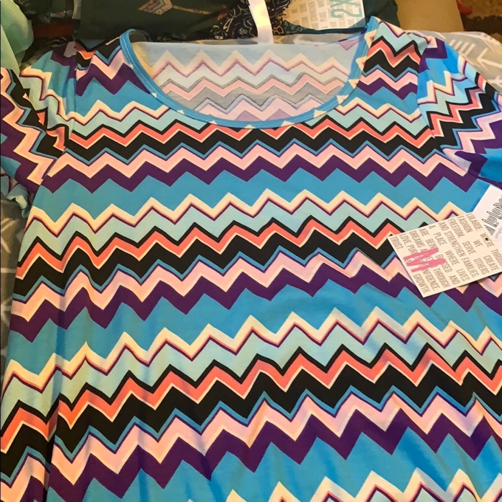 Classic T NWT medium